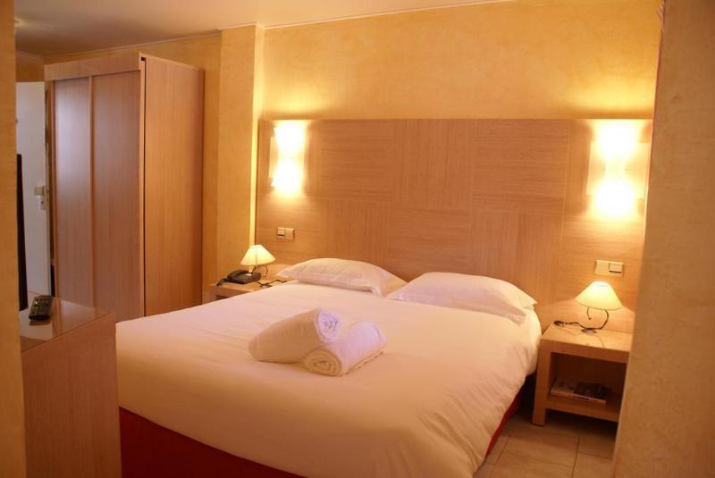 Eden Park Hotel Serriera  Bagian luar foto
